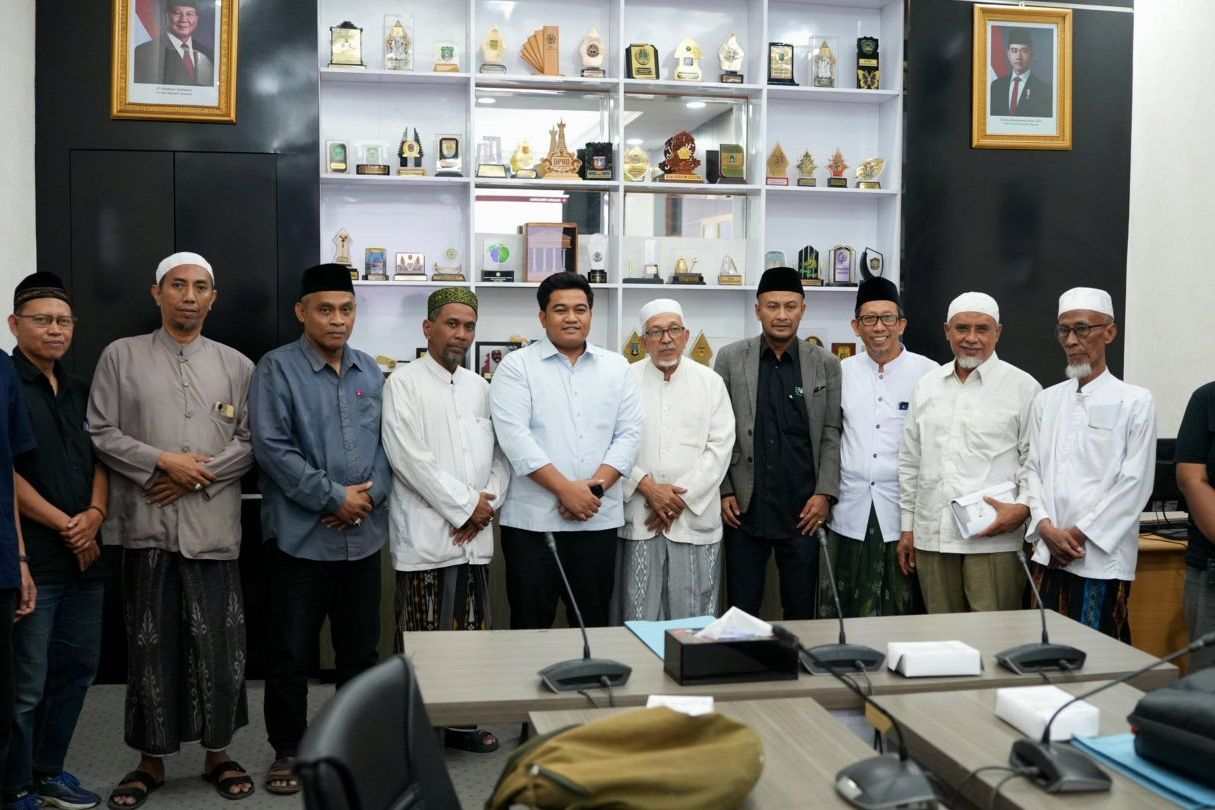 Ketua DPRD Gresik Tegaskan Komitmen Jaga Marwah Kota Santri, Siap Tindak Warung Pangku hingga Miras