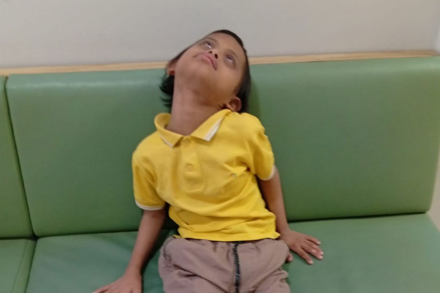 Bocah Down Syndrome di Surabaya Tewas dengan Leher Terjerat Tali Sepatu, Polisi Selidiki Dugaan Perundungan