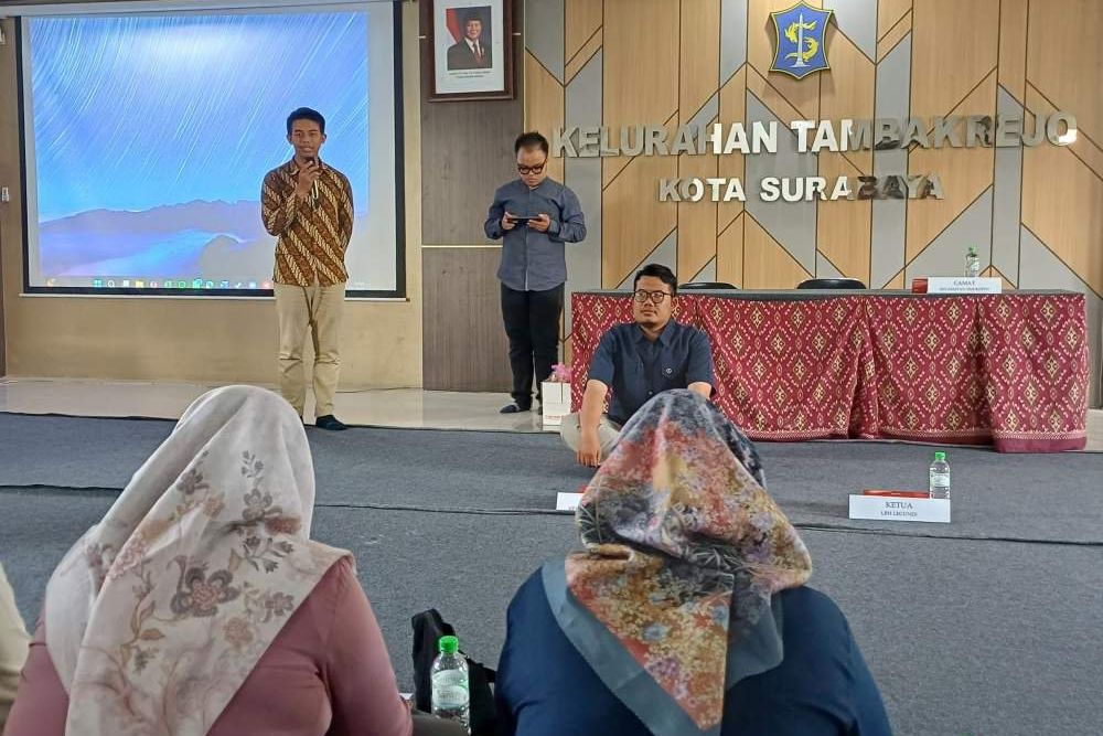 LBH Legundi Edukasi Warga Tambakrejo soal Adminduk dan KDRT