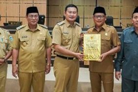 Rapat Paripurna DPRD Lamongan, Bupati Sampaikan Empat Program Utama Tahun Ini