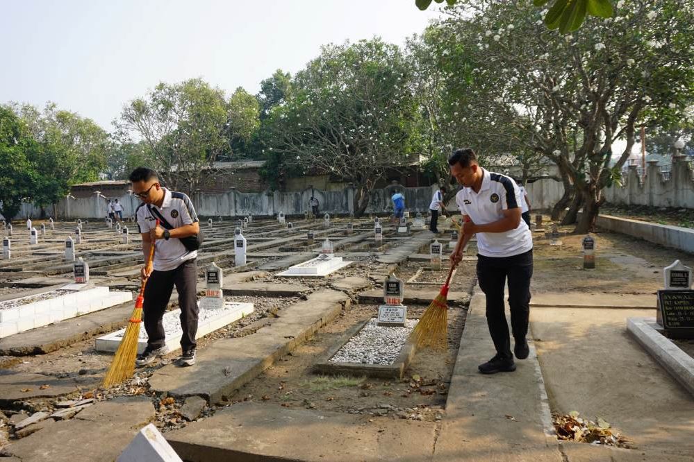 Lapas Mojokerto Libatkan Warga Binaan Rawat TMP Jelang HUT ke-81 RI