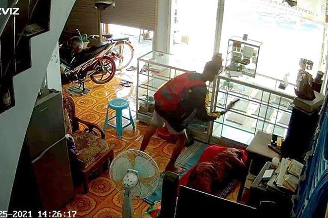 Pemilik Tertidur, Maling Embat HP di Kios Studio Foto