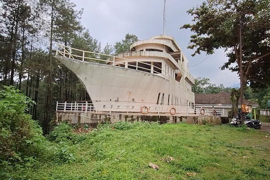 Masjid Ar Rahman Mojokerto, Masjid Unik Berbentuk Kapal di Lereng Gunung Welirang