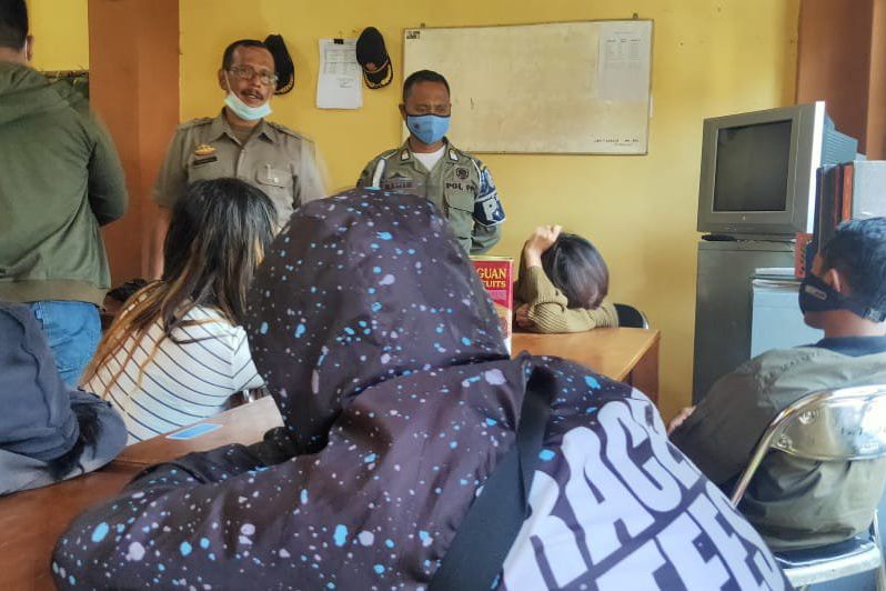 Kena Razia saat Mesum di Hotel, Mahasiswi Histeris Takut Dilaporkan ke Kampus