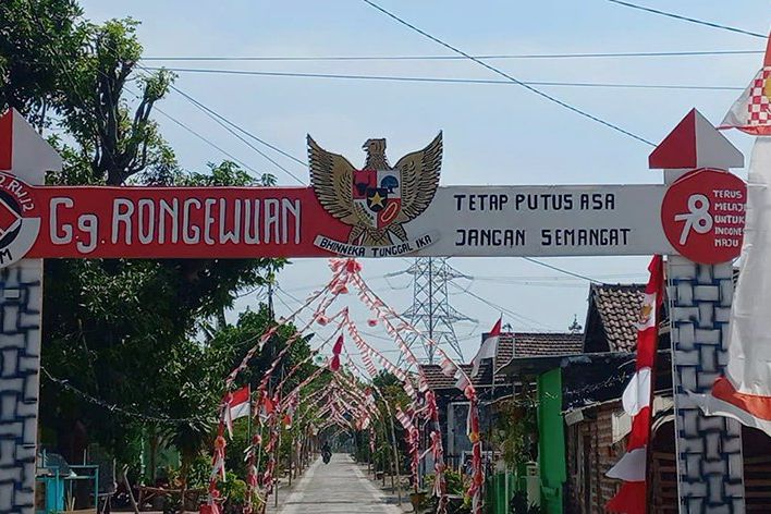 Gapura Merah Putih di Desa Purwojati Ngoro Dikeluhkan Warga Dinilai Gembosi Kemerdekaan