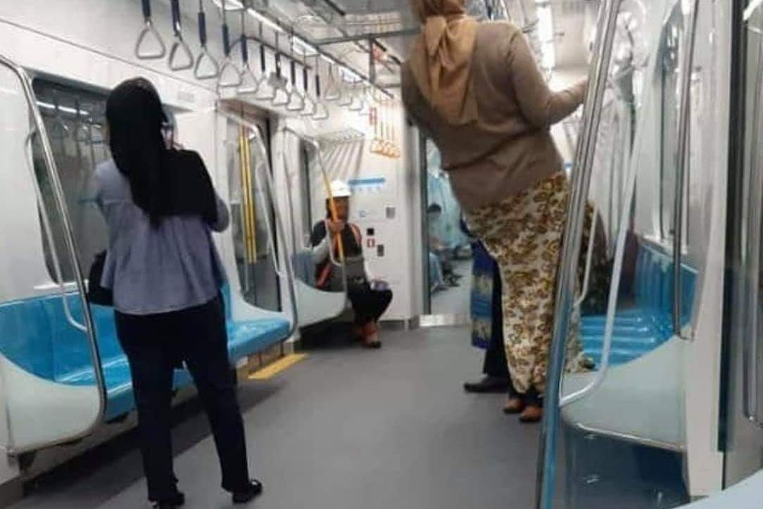 Menhub Sayangkan Perilaku Penumpang saat Uji Coba MRT