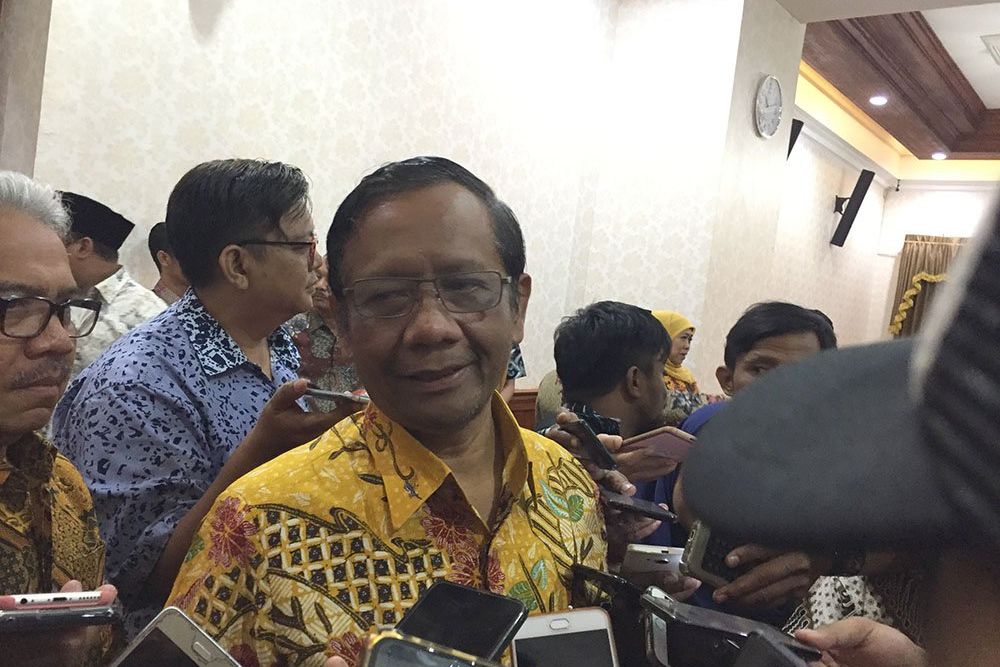 Mahfud MD Minta Imam Nahrawi Berani dan Tegar Jalani Proses Hukum