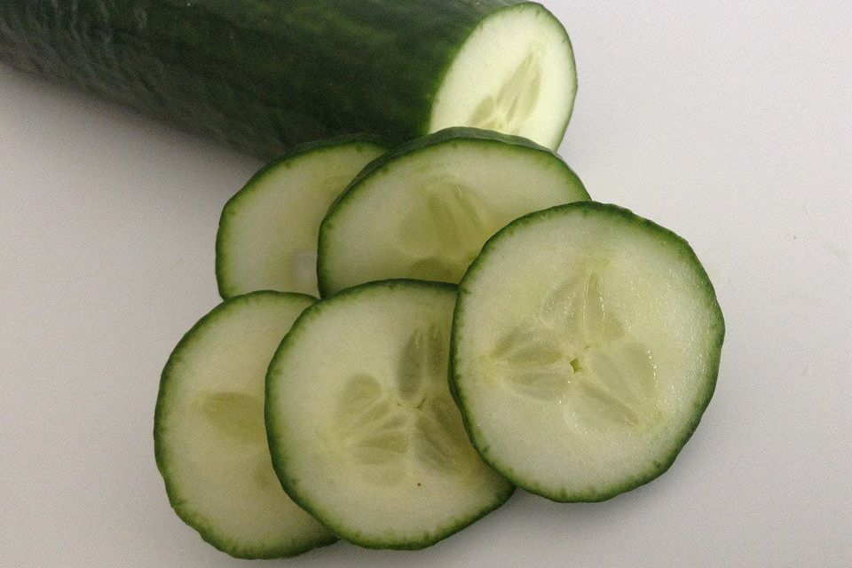 Cantik Merawat Wajah Dengan Timun