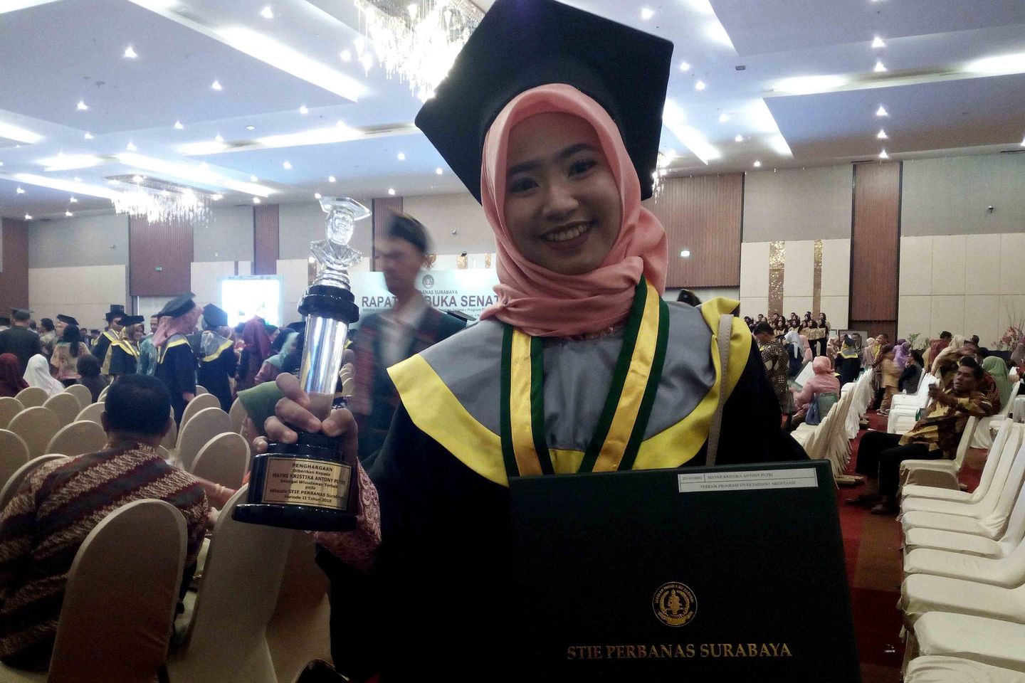 Tulis Soal Tax Avoidance, Gadis Ponorogo Jadi Wisudawan Terbaik