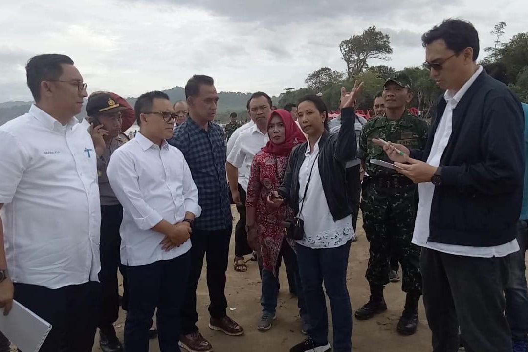 BUMN Gandeng Warga Lokal Kembangkan Pantai Pulau Merah Banyuwangi