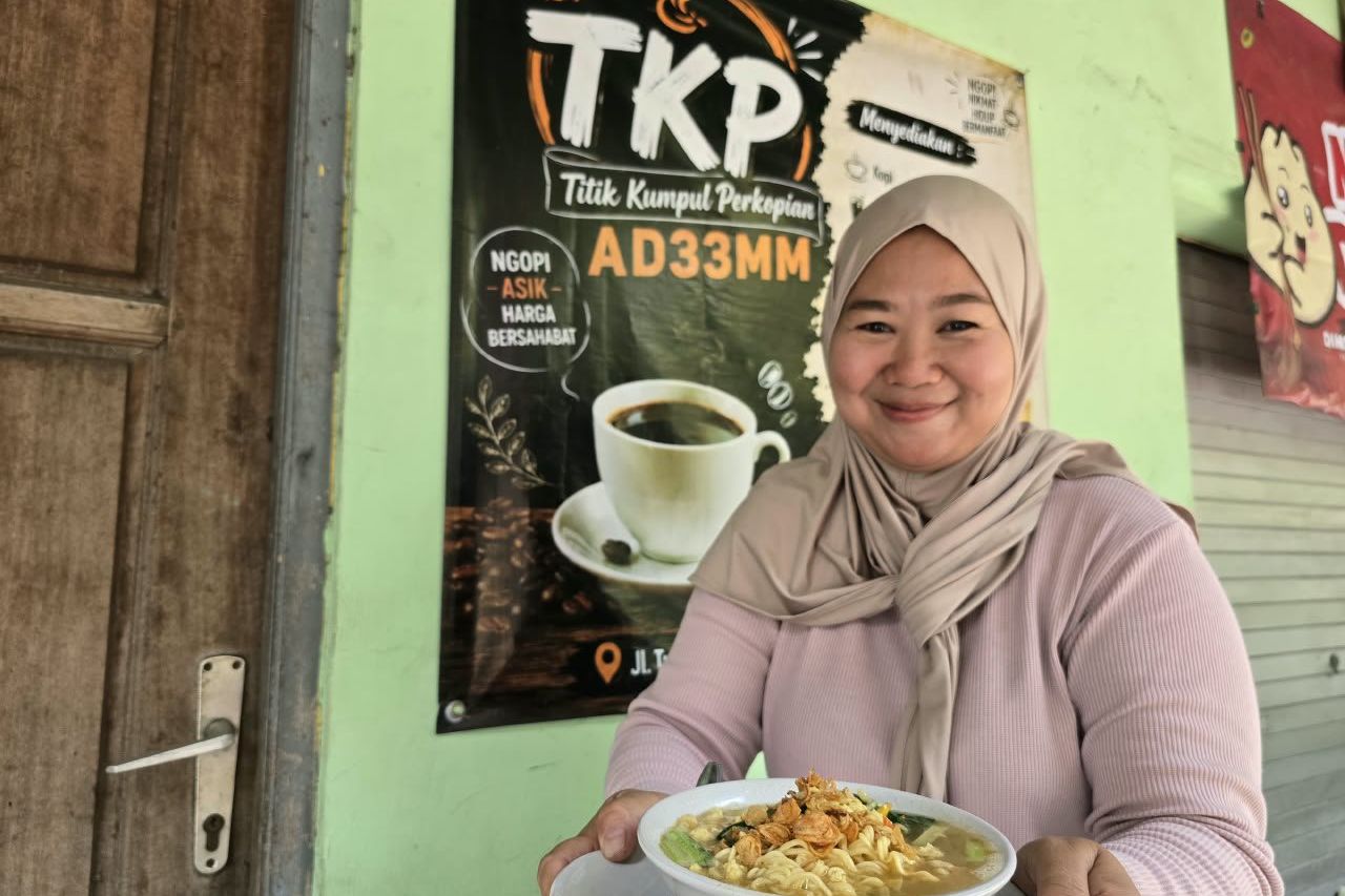 Racikan Mama Ceri, Mi Nyemek Rp10 Ribu untuk Nongkrong Malam