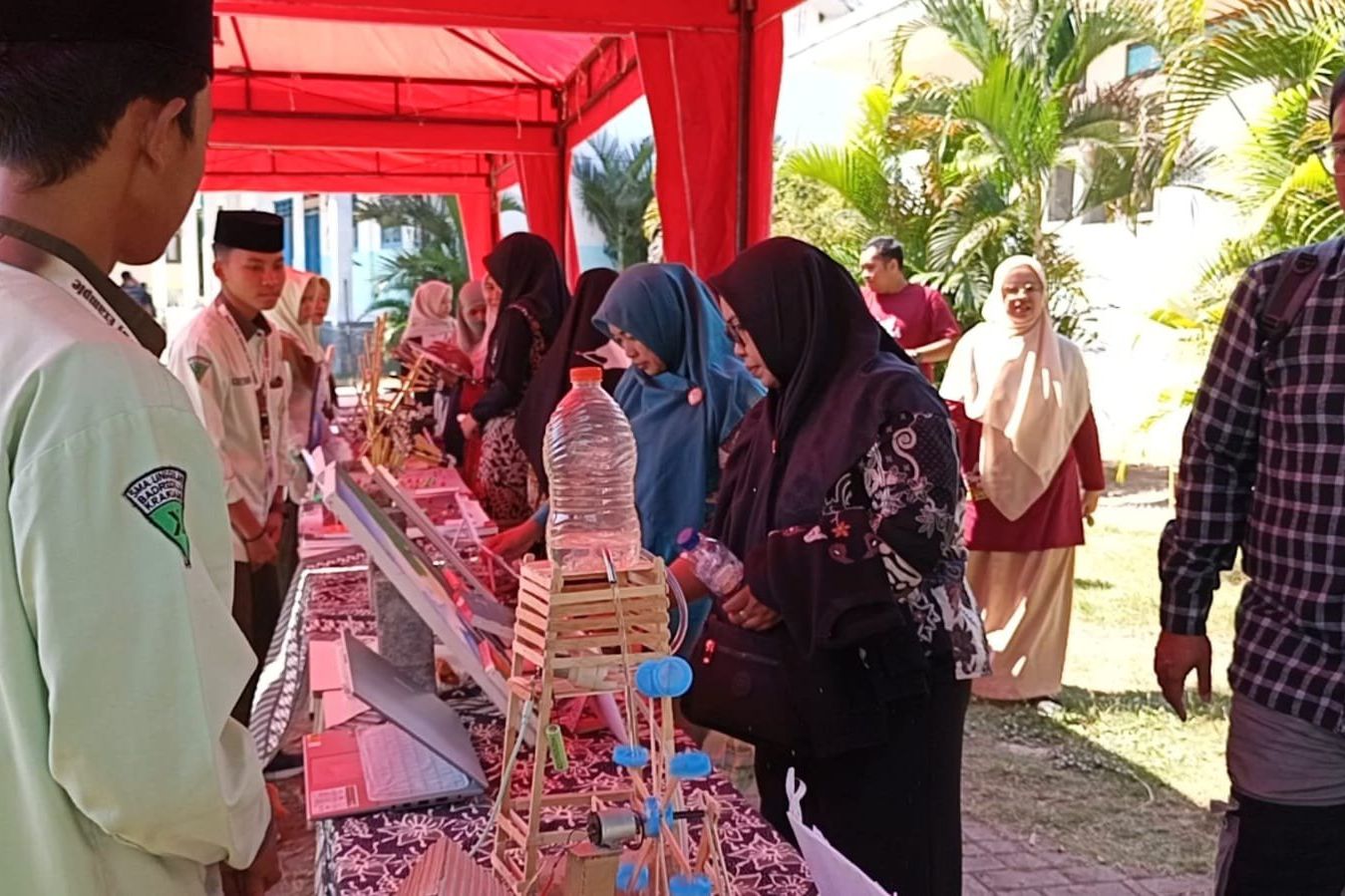 Karya Siswa Dipamerkan di TPN XIII Probolinggo, Miniatur Kincir Air Jadi Sorotan