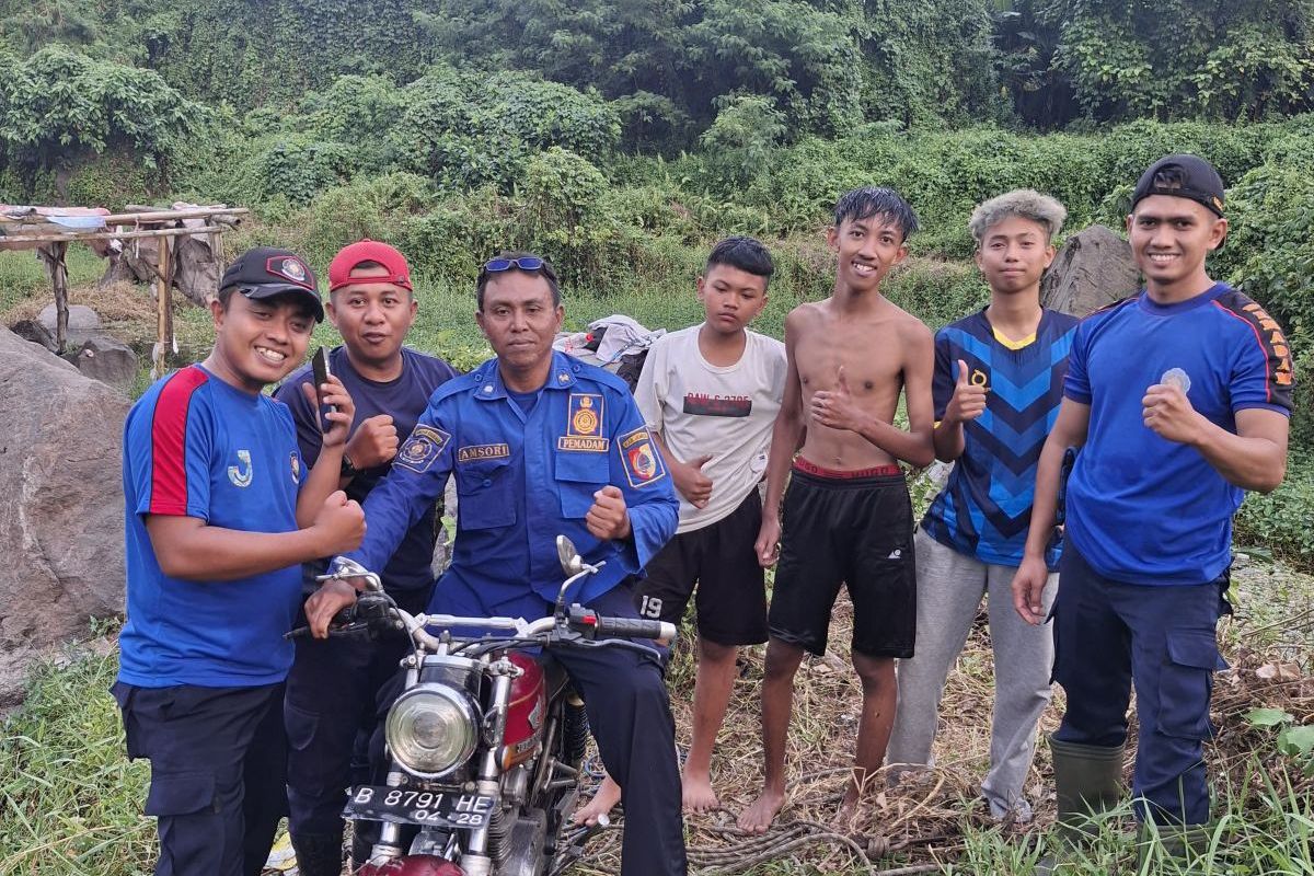 Motor Kesayangan Tercebur ke Kolam, Pemuda di Jember Rela Jaga 2 Malam Demi Kendaraan