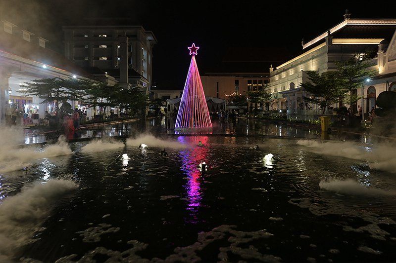 Banyak Ornamen Natal Terpasang di Surabaya, Eri Cahyadi: Surabaya Merupakan Kota Toleransi