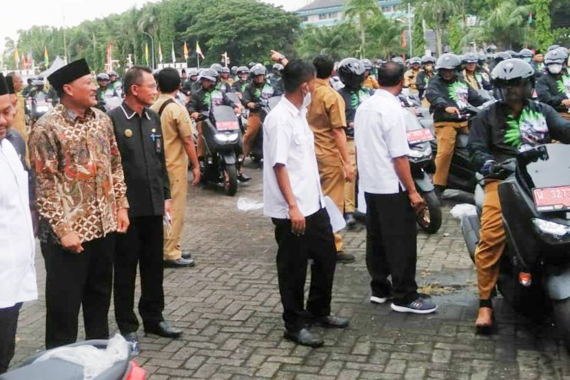 Ratusan Desa dan Kelurahan di Gresik Terima Motor Operasional Baru