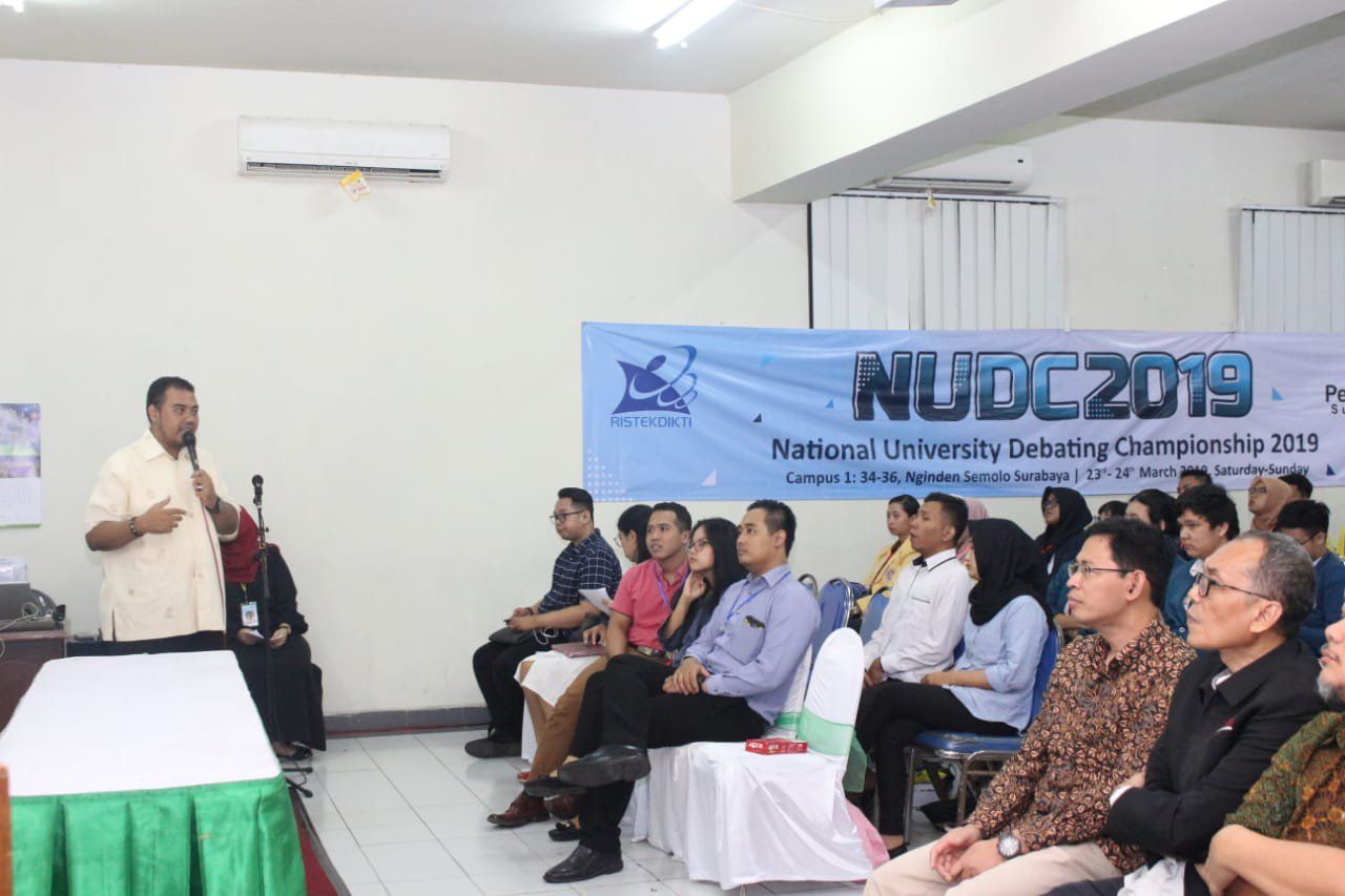 Berharap Tim Debat Bahasa Inggris Mahasiswa Jatim Juara Nasional