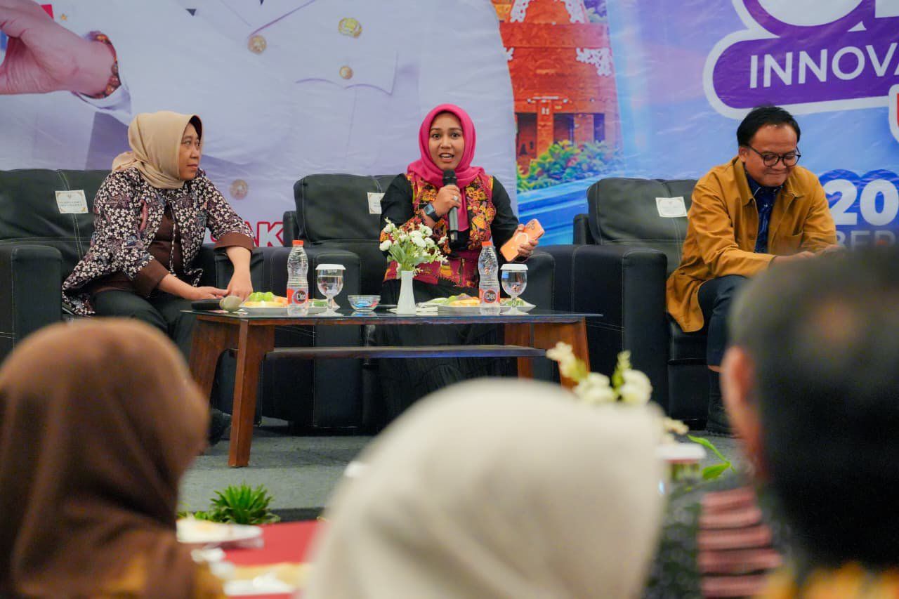 Ning Ita Ajak Warga Kota Mojokerto Awasi Pemerintah, Empat Draf Perwali Dibahas