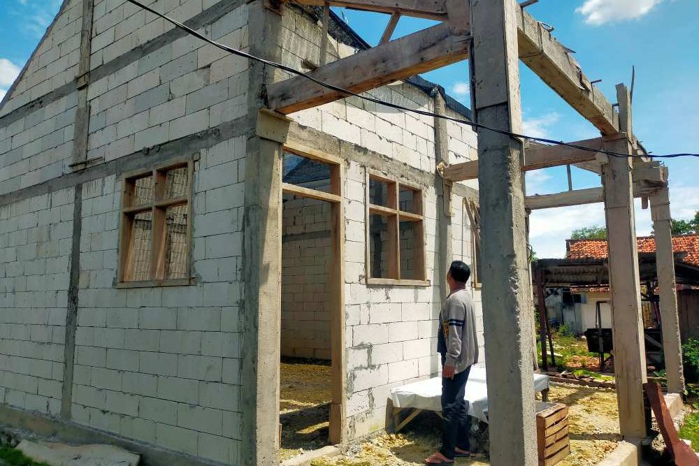 Proyek Pembangunan PAUD Hidayah Arrum Sampang Mangkrak