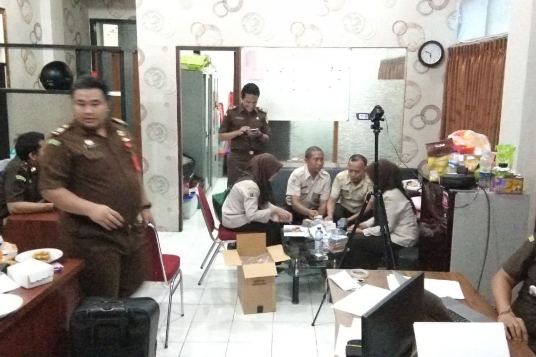 Tiga Oknum Pejabat BPKAD Gresik Tertangkap OTT