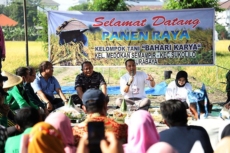  Panen Raya di Sukolilo, Cak Eri Cahyadi Ajak Tambah Pendapatan Lewat Padat Karya