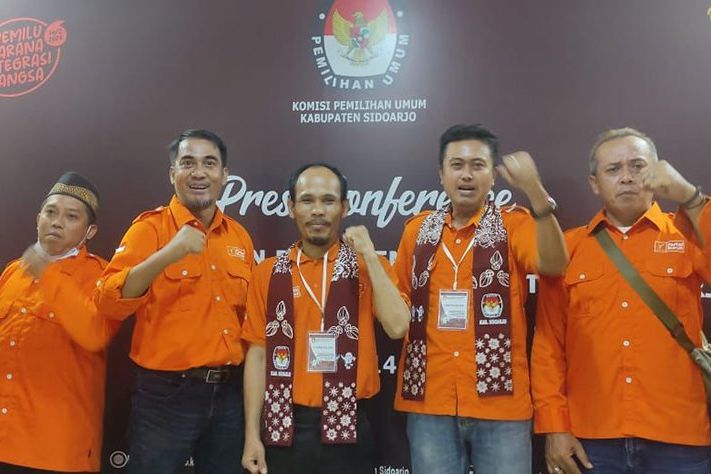 Daftar ke Kantor KPU, Partai Buruh Sidoarjo Targetkan 6 Kursi di Pemilu 2024