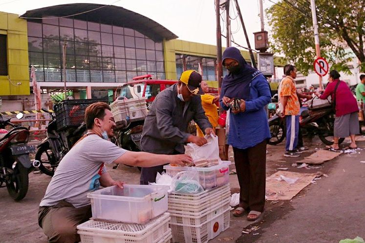 Pasca Kebakaran, Relokasi Sementara Pedagang di Halaman Pasar Kembang