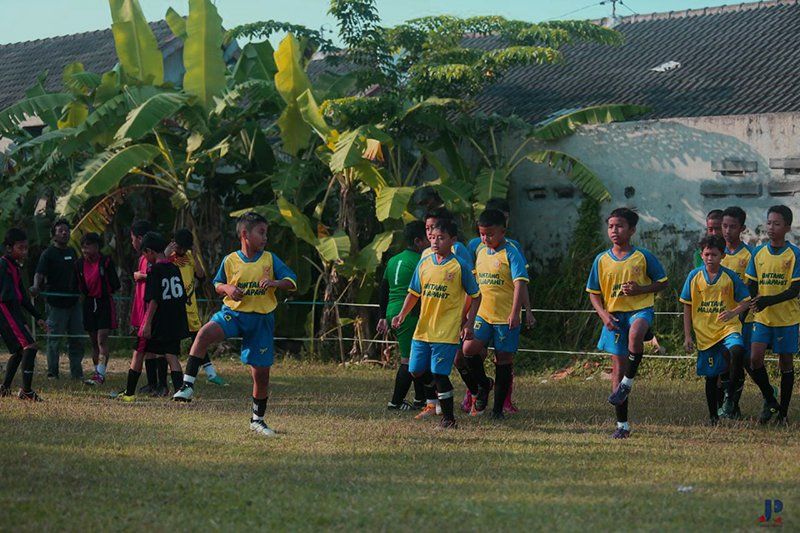 Cari Bibit Muda, Fun Game Memperebutkan Piala Champions Kadis PUPR Digelar di Mojokerto