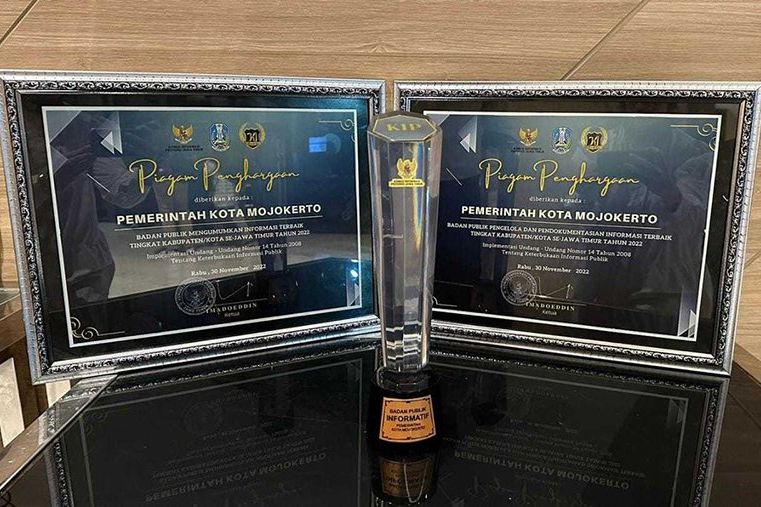 Di Malam Anugerah Keterbukaan Informasi Publik, Pemkot Mojokerto Raih Tiga Penghargaan