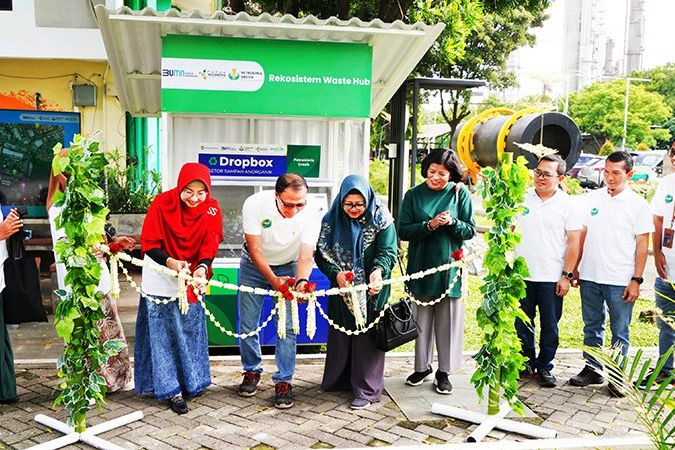 Peringati Hari Peduli Sampah Nasional, Petrokimia Gresik Luncurkan Program Eco-Dropbox
