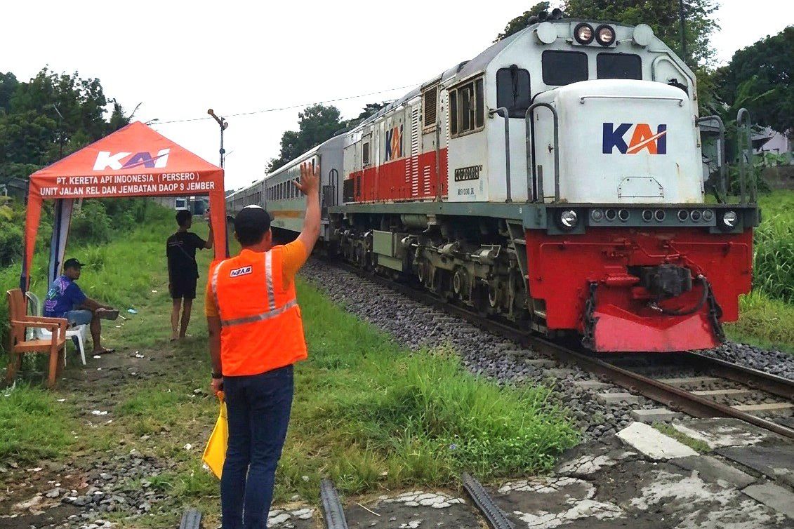 KAI Daop 9 Jember Tambah Petugas Pengamanan Jalur dan Perlintasan Jelang Lebaran 2026