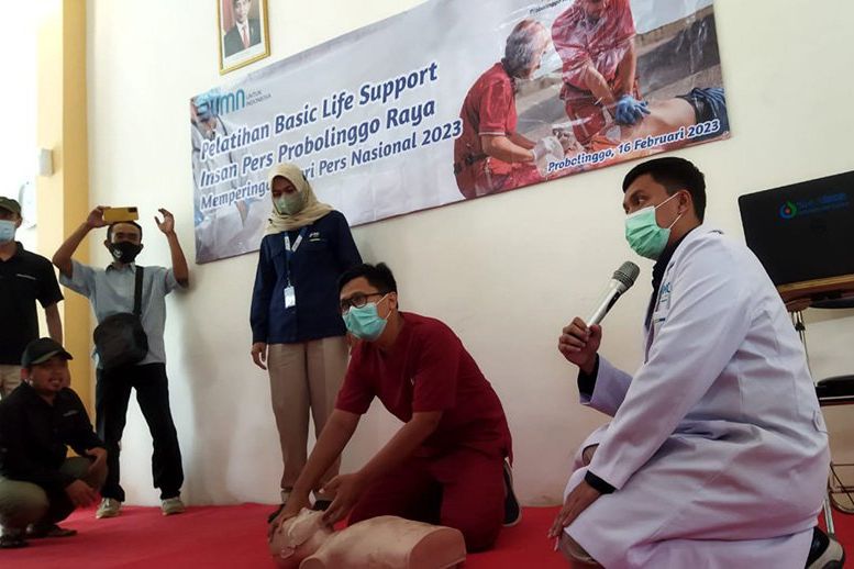 RSU Wonolangan Latih Wartawan Probolinggo Tangani Kegawatan Henti Nafas dan Jantung