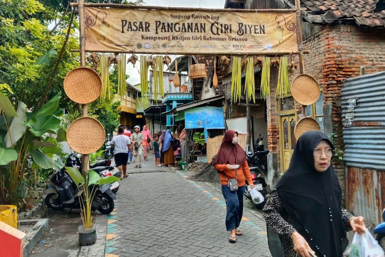 Menjemput Kenangan di Lorong Waktu, Serunya Berburu Kuliner Lawas di Pasar Giri Biyen