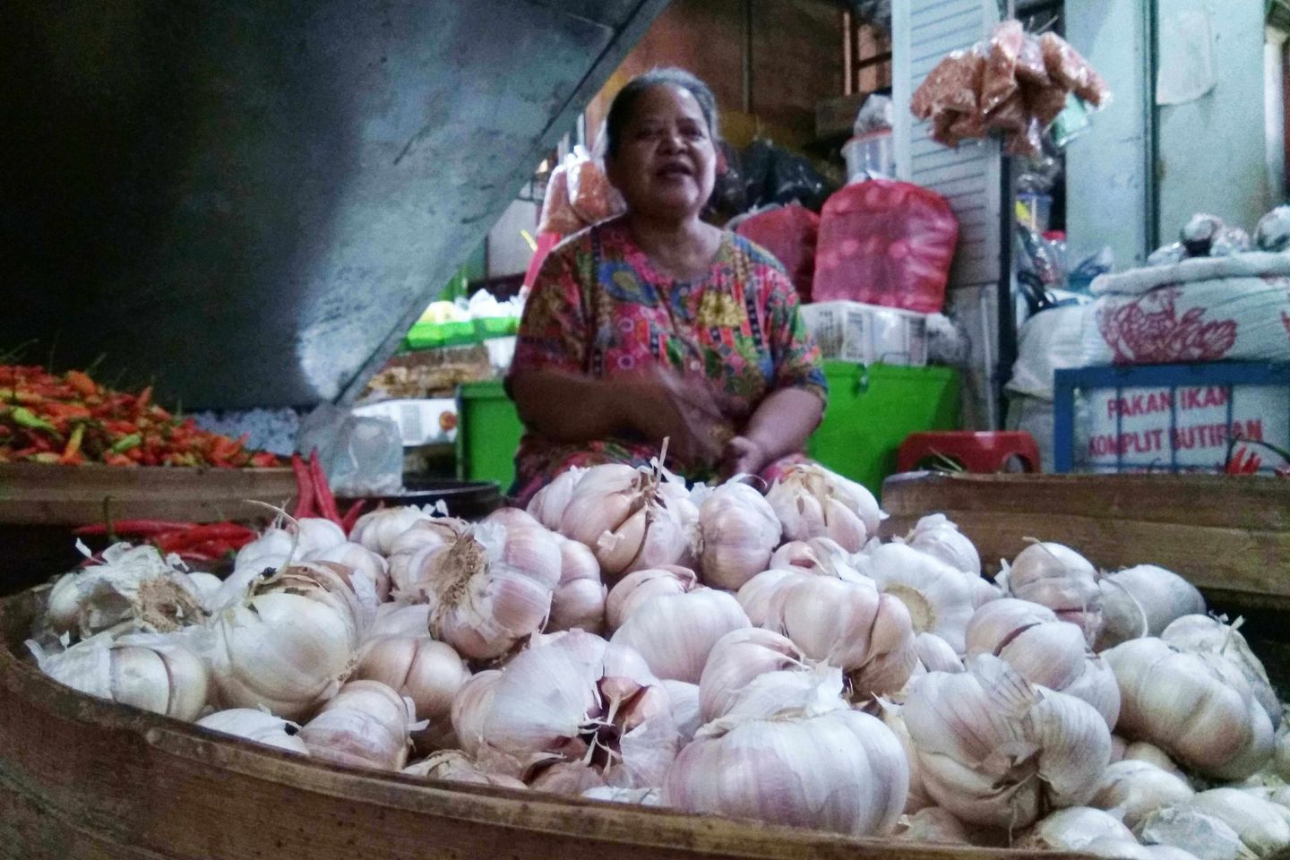 Bawang Putih Turun Drastis di Hari Ketiga Ramadan