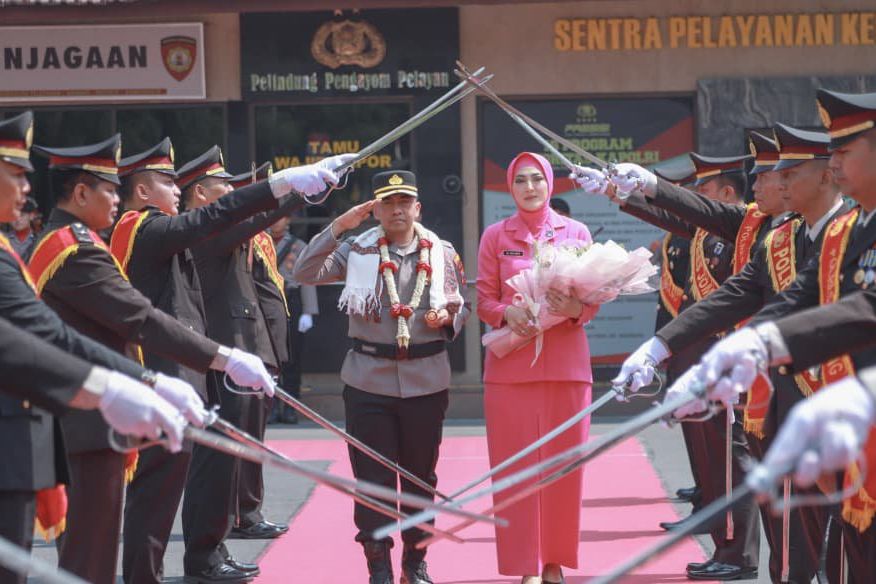Diwarnai Pedang Pora, AKBP Yanto Mulyanto Resmi Jadi Kapolres Jombang Gantikan AKBP Ardi Kurniawan