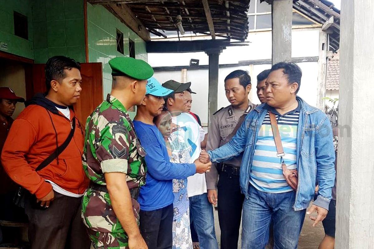 Ibu Rumah Tangga Situbondo Ditusuk Wanita Diduga ODGJ