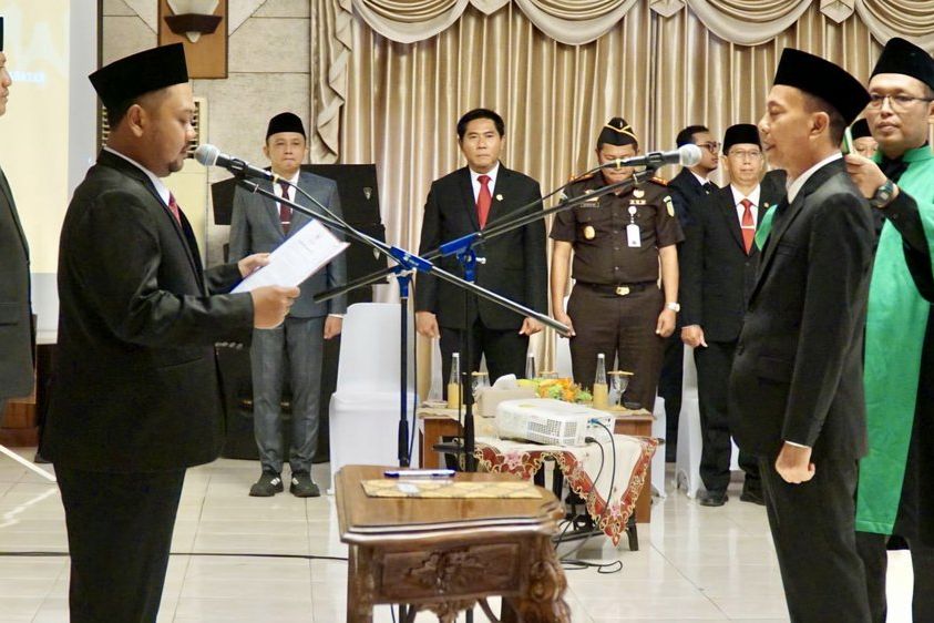 Edy Hadisiswoyo Resmi Jabat Pj Sekda Gresik