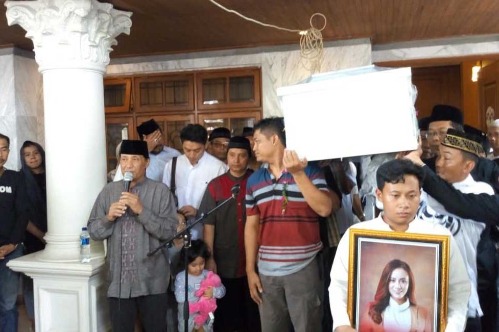 Ifan Seventeen Antar Jenazah Dyllan ke Pemakaman