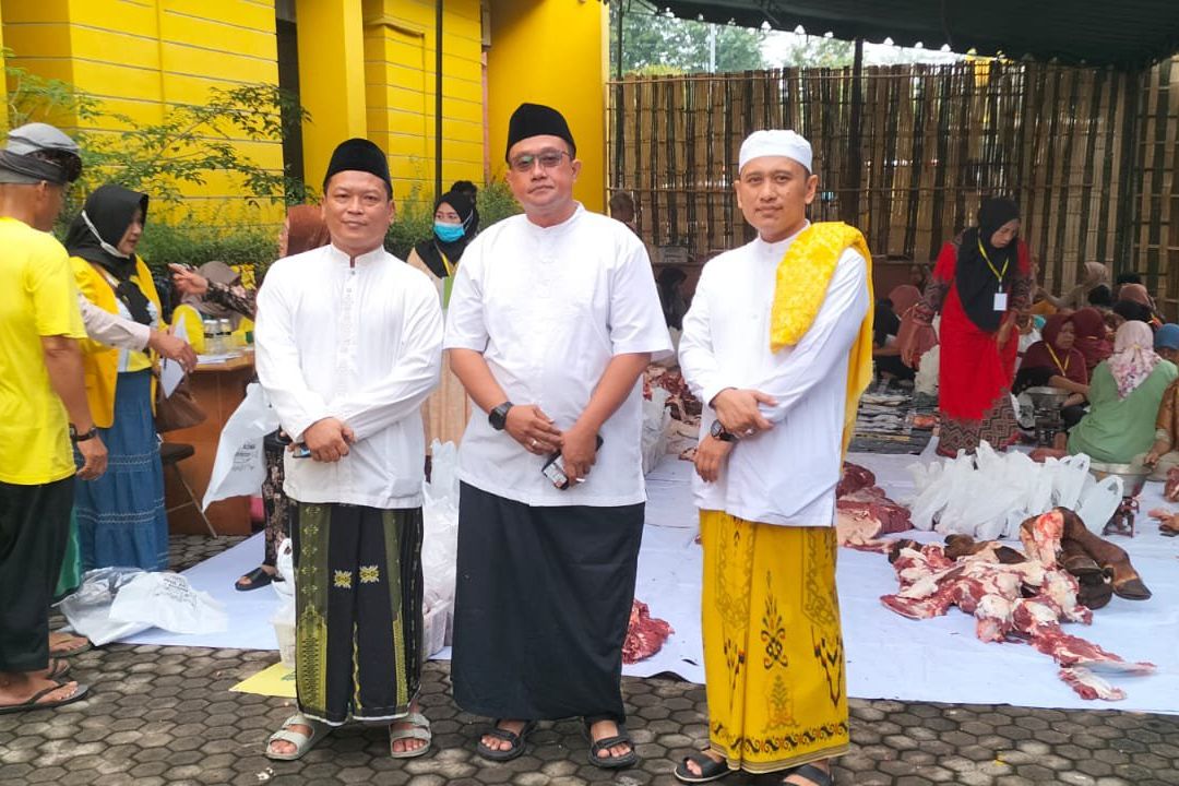 Iduladha, DPD Golkar se-Jatim Sembelih Ratusan Ekor Sapi