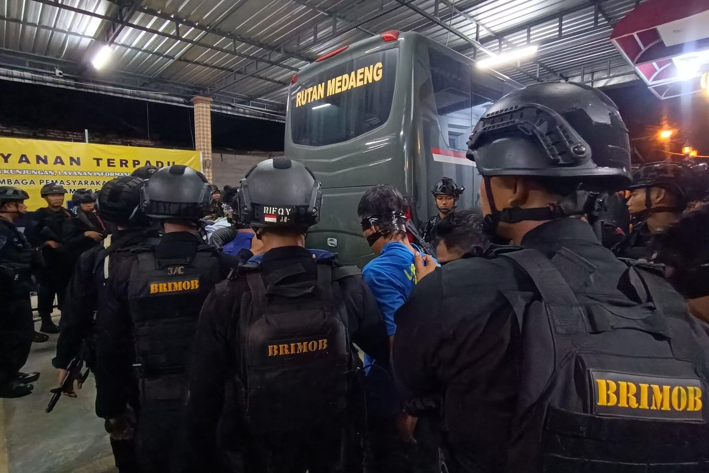 Seluruh Napi Beresiko Tinggi di Jatim Pindah ke Nusakambangan