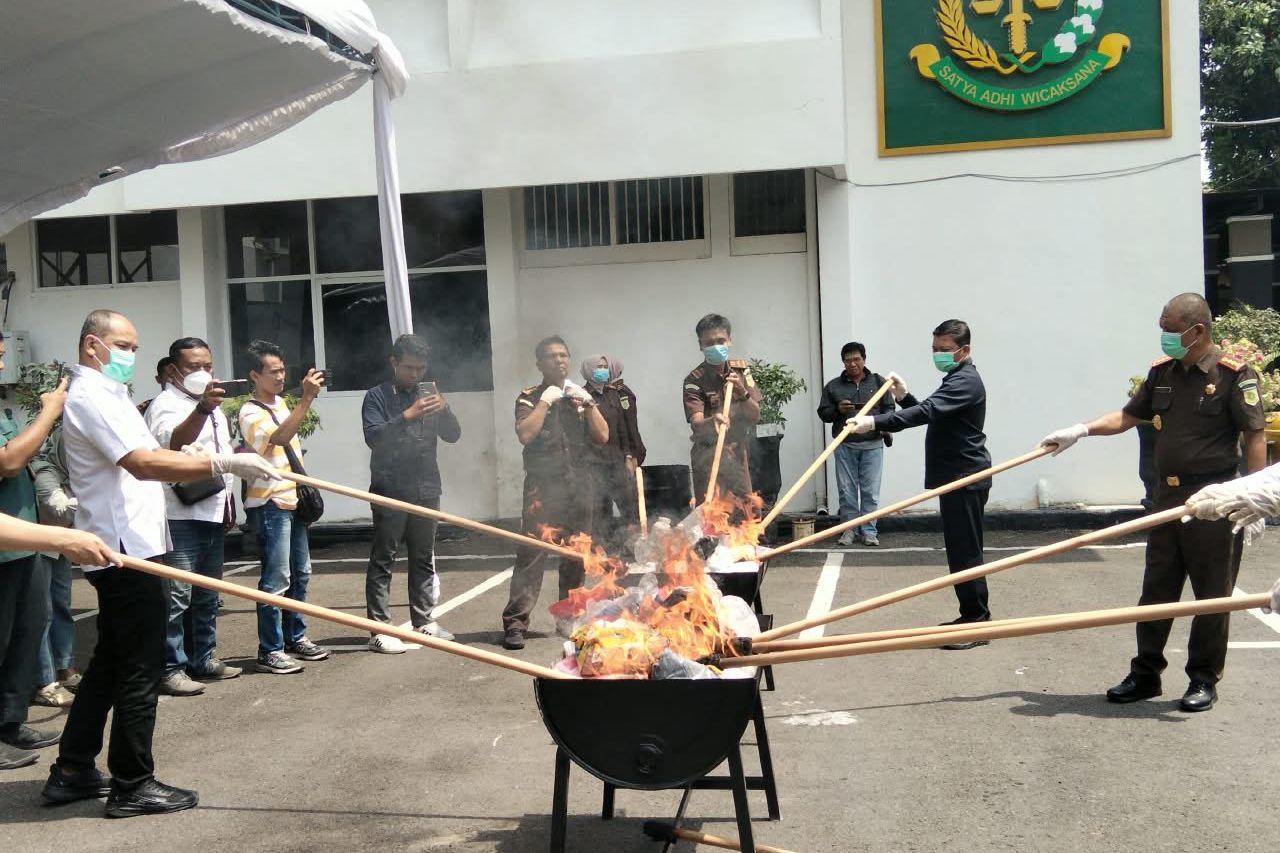 254 Gram Sabu dan 19.474 Pil Double L Dimusnahkan Kejari Kota Kediri