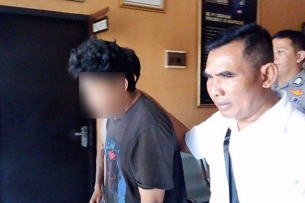Nekat Beraksi Saat Petang, Dua Pembobol SDN Brangkal Mojokerto Ditangkap Warga