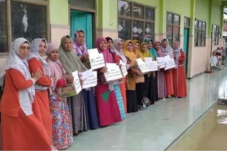 Puluhan Sekolah MI Terdampak Banjir di Lamongan Mendapat Bantuan Kemenag