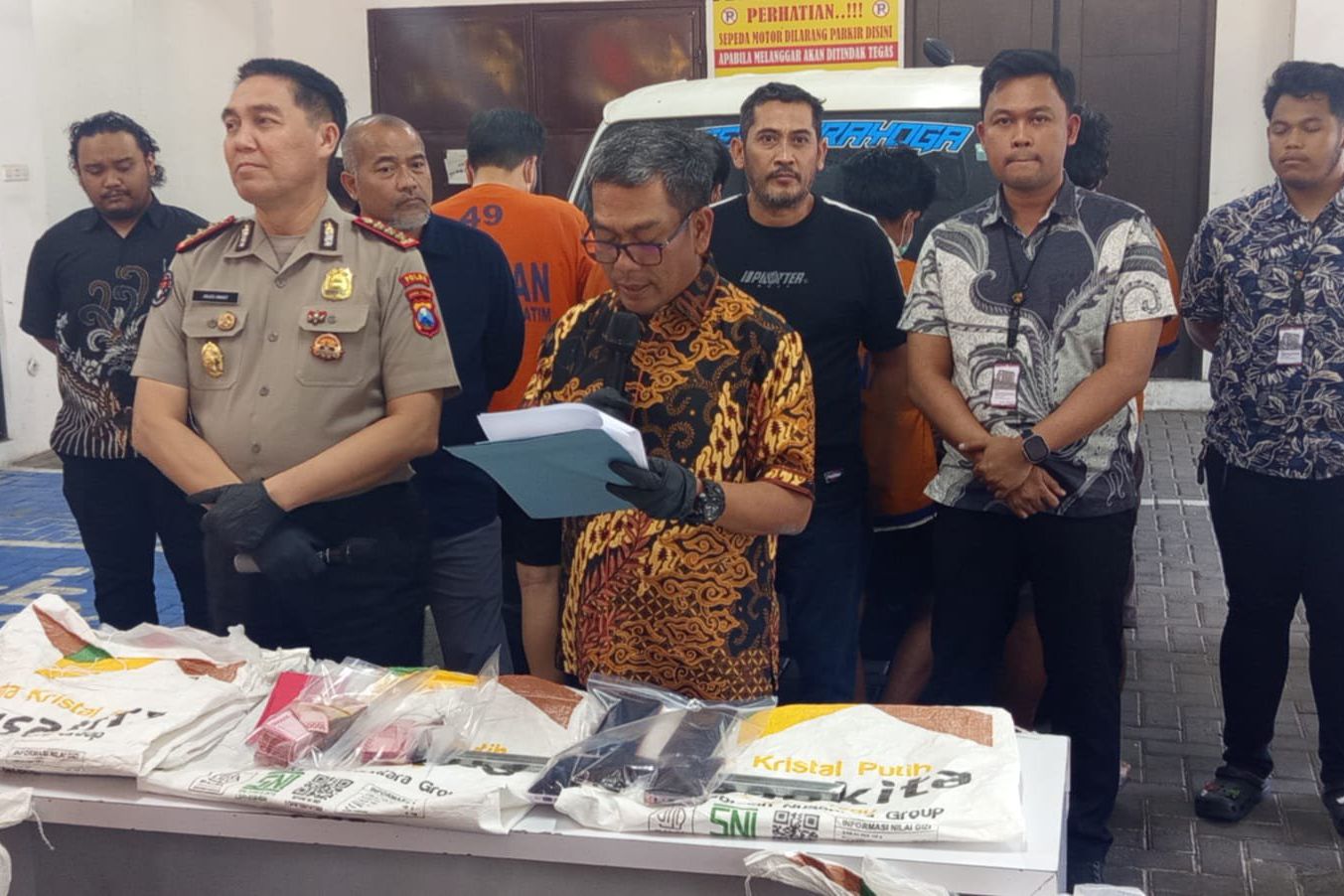 Polda Jatim Ungkap Penggelapan 185 Ton Gula di Tiga Pabrik, Kerugian Capai Rp3 Miliar