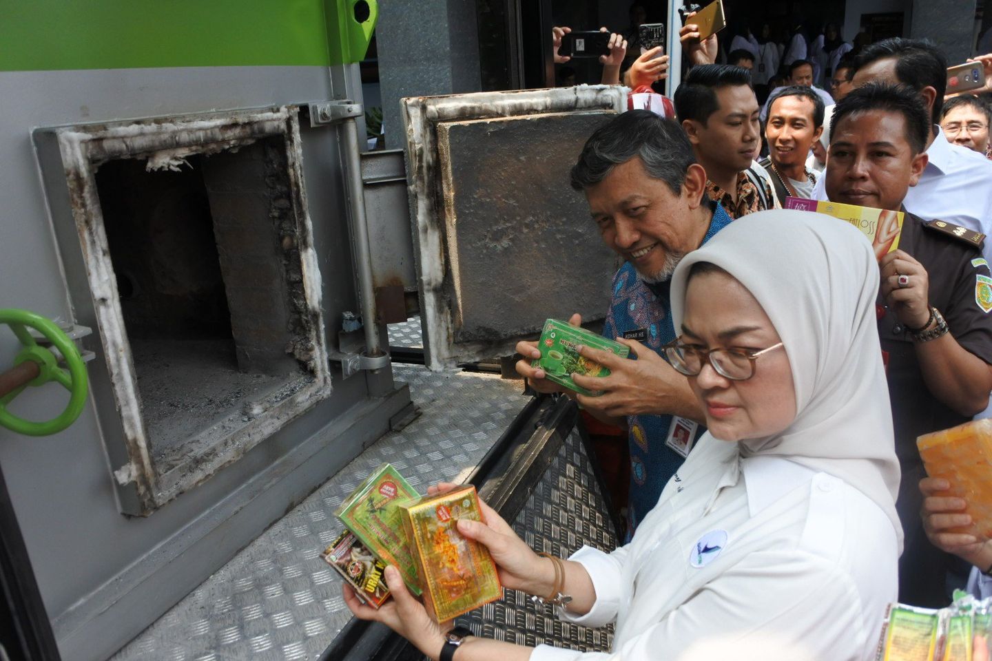 Bentuk Tim Siber, BPOM Awasi Kosmetik Ilegal di E-commerce