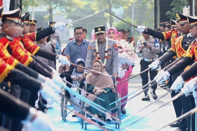 Kapolda Jatim yang Baru Bidik Peredaran Obat Keras Daftar G
