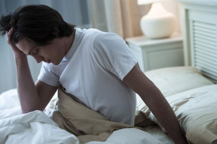 Sering Kaget dan Terbangun saat Tidur? Ini Penjelasannya