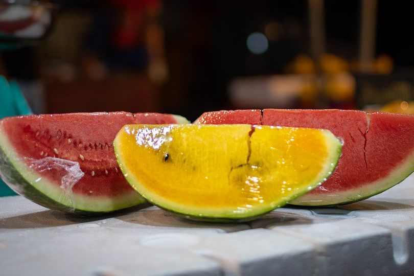 Semangka Merah dan Kuning, Ternyata Beda Warna Beda Faedahnya