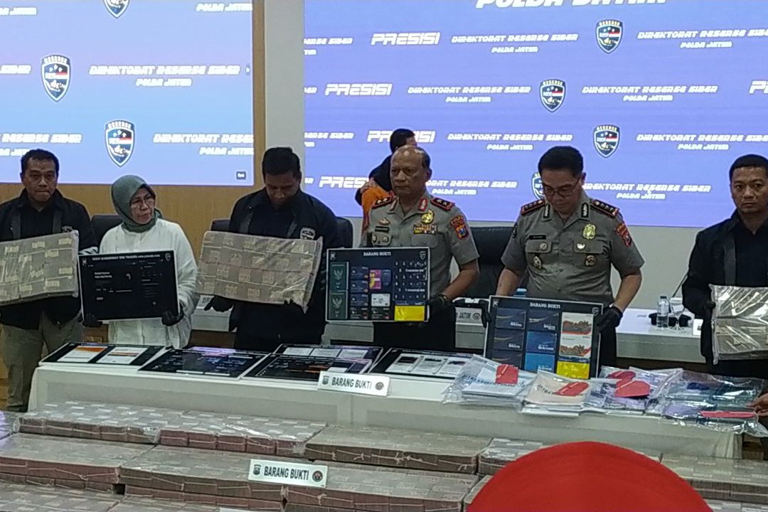 Polda Jatim Sita Dana Rp81,5 Miliar dari 77 Rekening Kasus Scam
