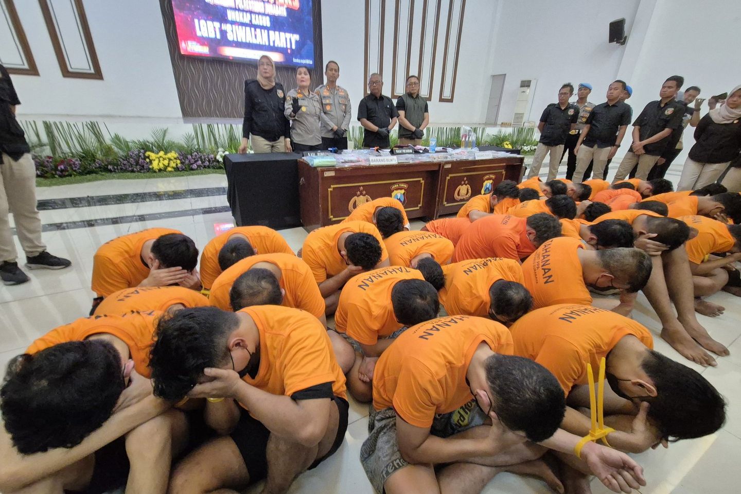 29 dari 34 Gay Pelaku Pesta Seks di Surabaya Positif HIV