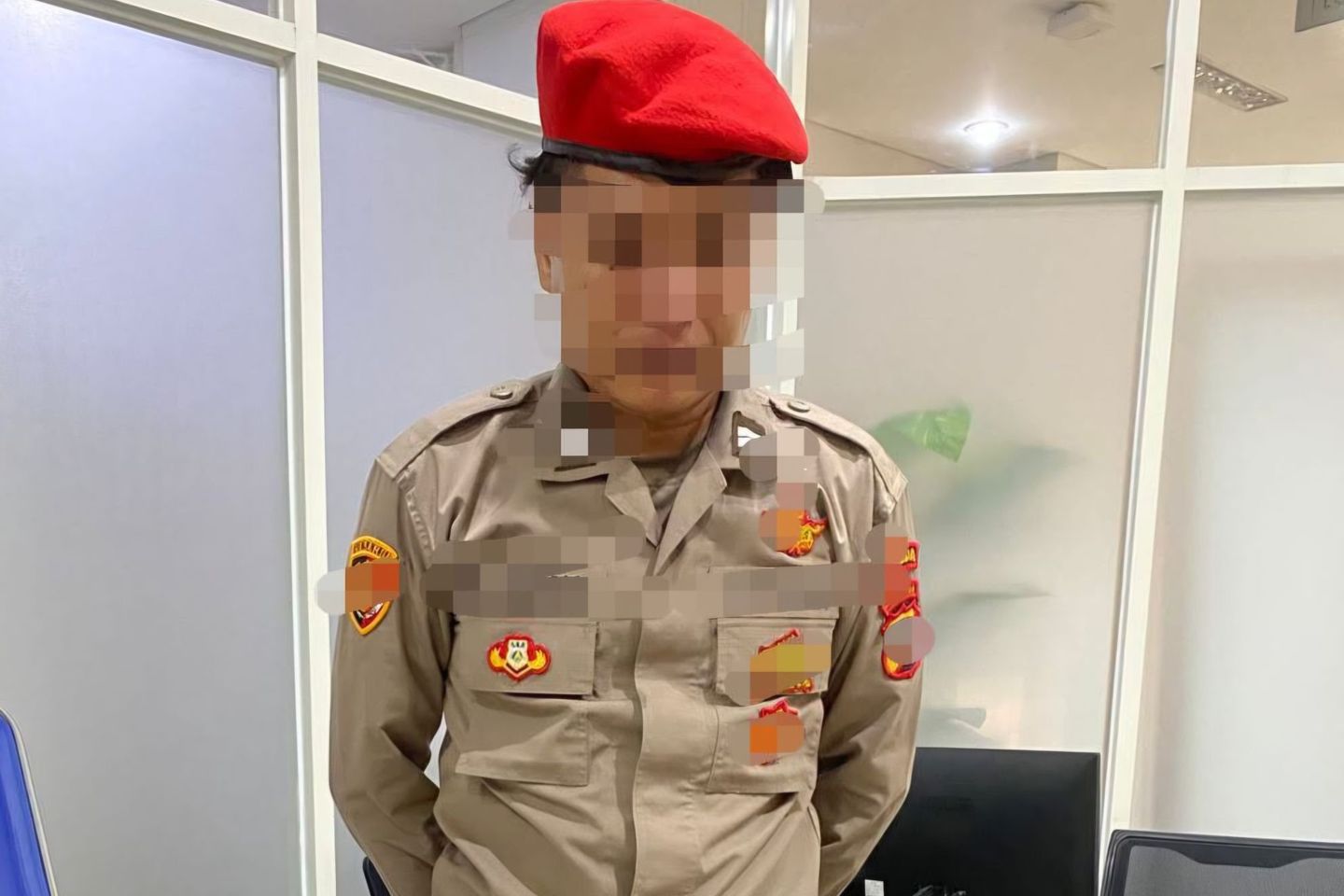 Nyamar Jadi Polisi untuk Memikat Perempuan, Eh Ditangkap Polisi Beneran
